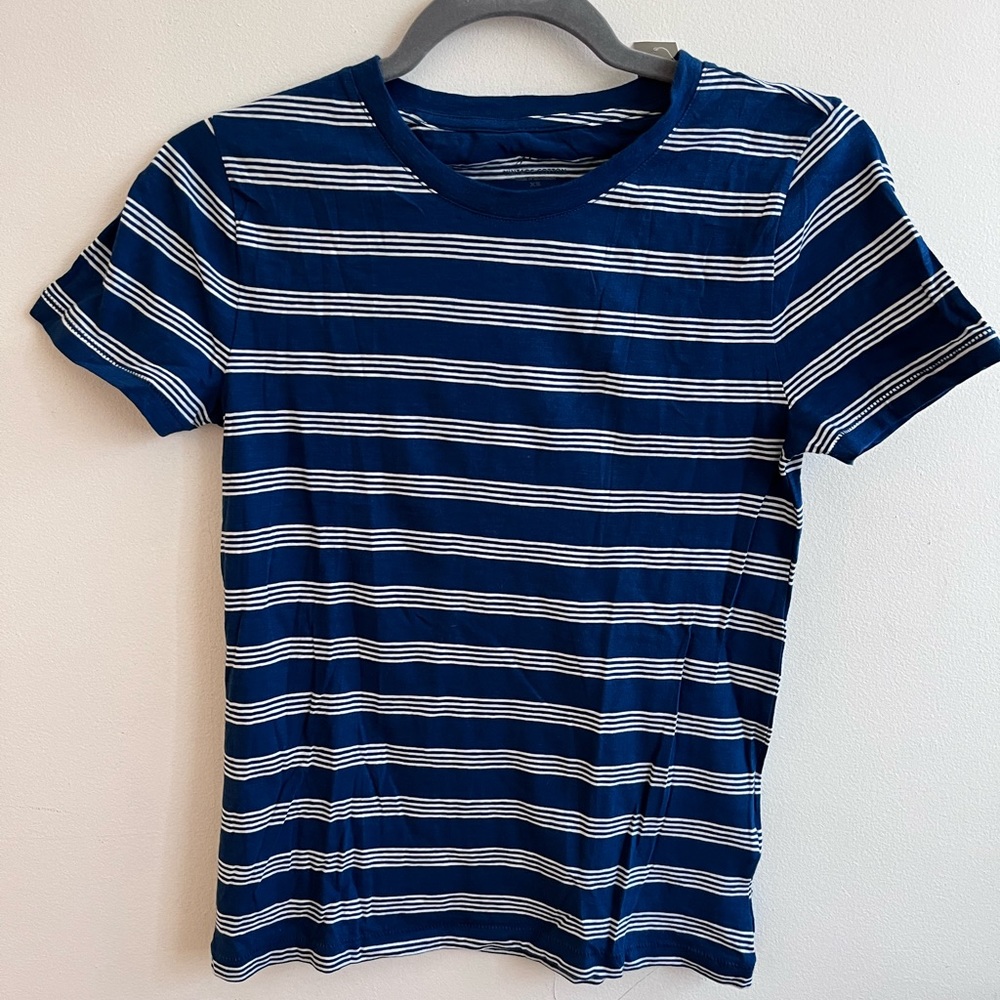 NEW WITH TAGS j.crew short sleeved top!